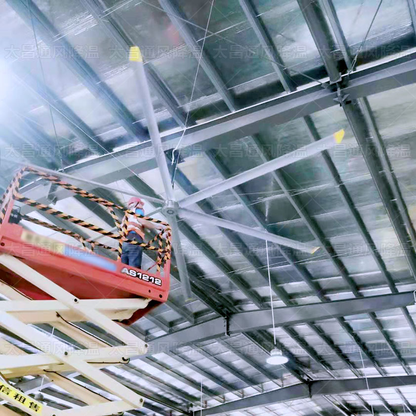 高大廠房通風降溫設(shè)備工業(yè)大風扇的價格是多少？